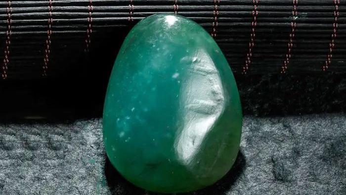 观音圣相|玉赏 ▏加龙翡翠玉雕艺术创作——《观音圣相》