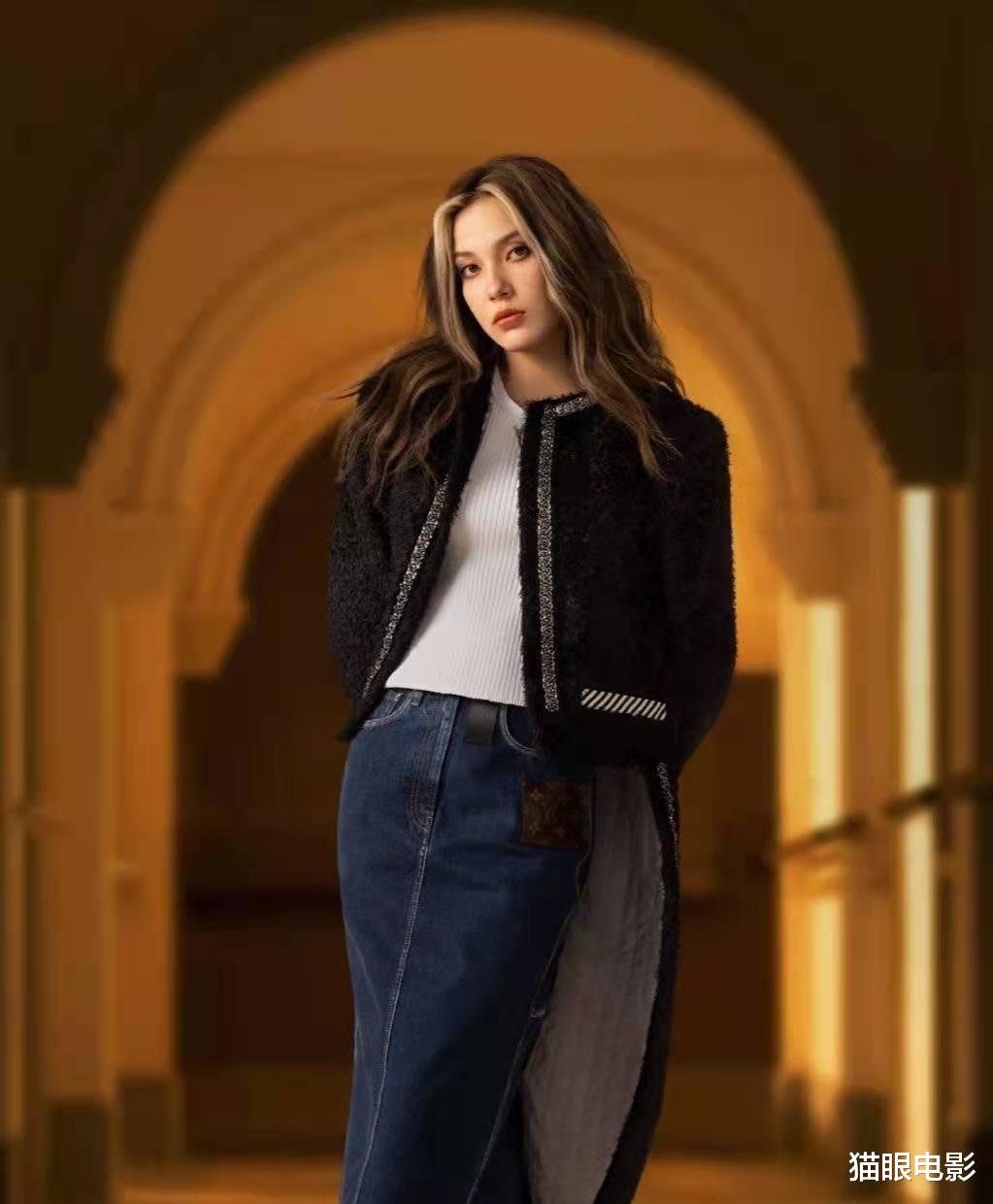 |34岁刘亦菲颜值也太能打了，烈焰红唇秀发撩人，网友：不愧是天仙