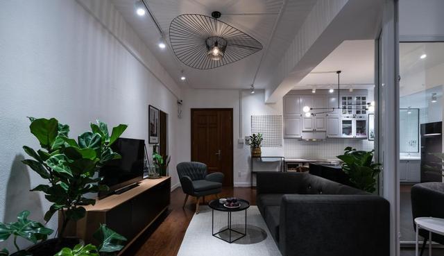 60住2年成“垃圾堆”,开始断舍离,扔空半个家,房子大了一倍