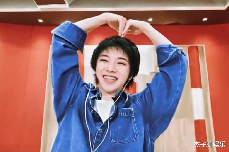 华晨宇|华晨宇绯闻女友阳了，8天不洗澡枕套发霉，意在博取流量？