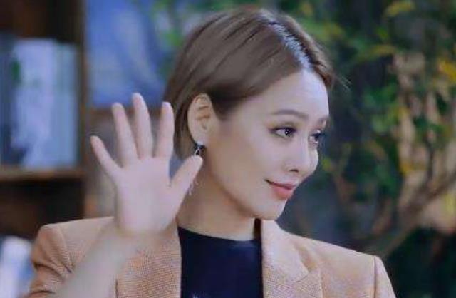 |张国荣说：“脸很美，但是身材好胖。”