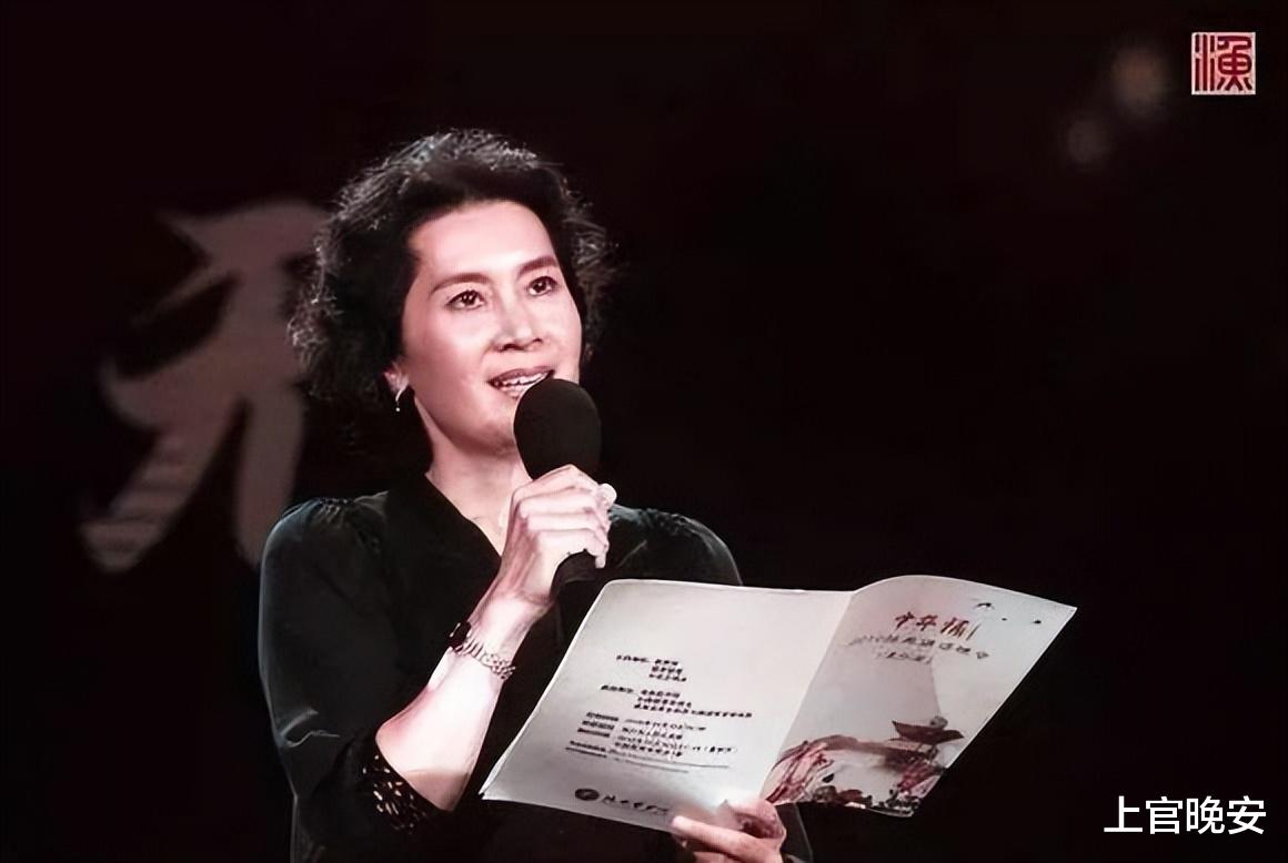 肖雄|被名字“拖累”的女星，个个貌美如花，却都有个很男人的名字