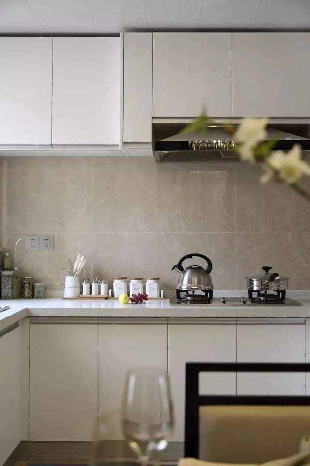 三室两厅中式装修设计,清雅含蓄的传统与现代结合