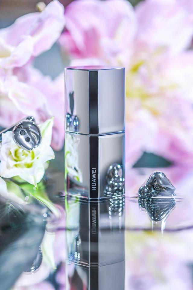 华为|女性出街潮物，华为口红耳机由内而外散发女性魅力
