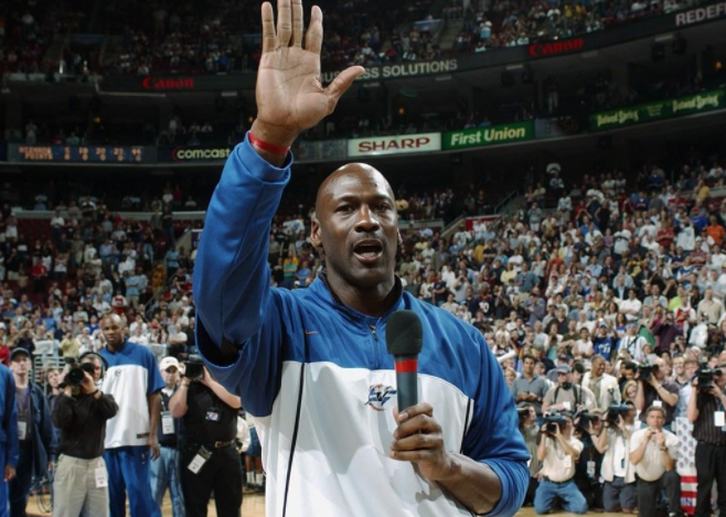 勒布朗·詹姆斯|球星詹姆斯年复一年的强大，自律，球商情商都高