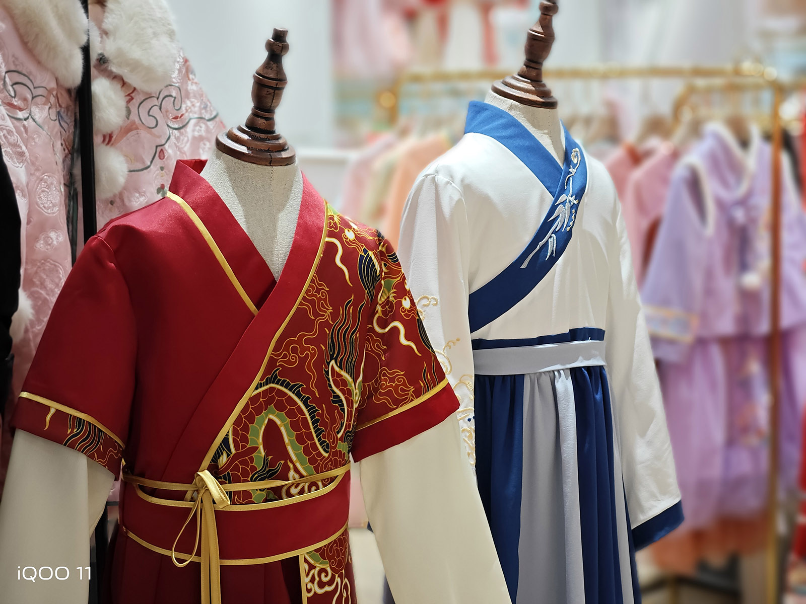 iqoo11|2K直屏“娱乐圈”的天花板——iQOO 11小试牛刀