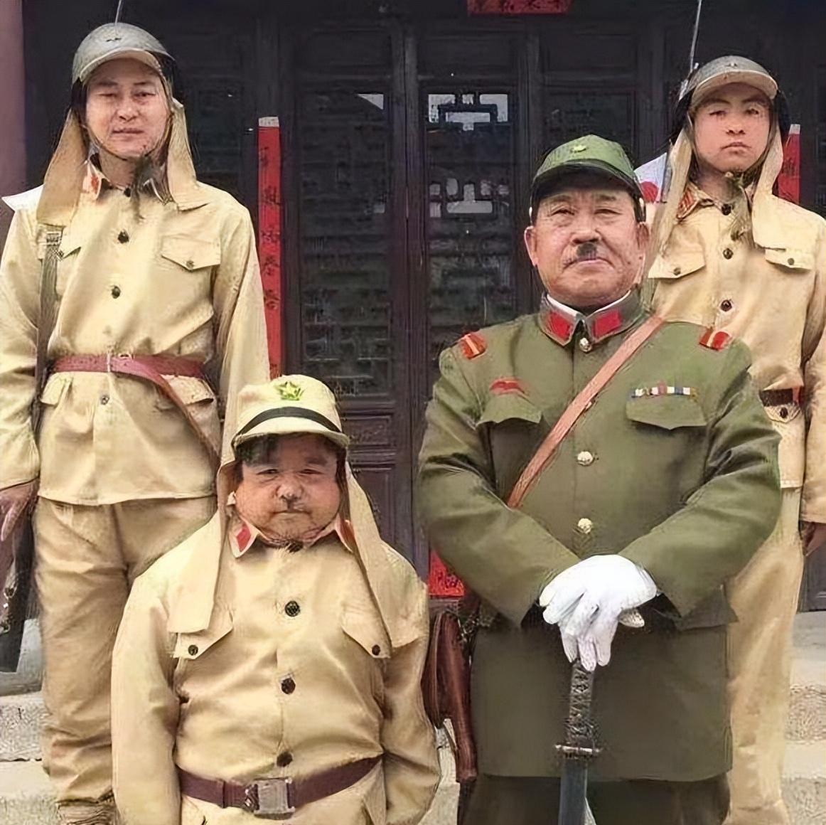 祝绪丹|袖珍演员陈三木：身高1.28米，四任老婆个个美，与王宝强有过节？