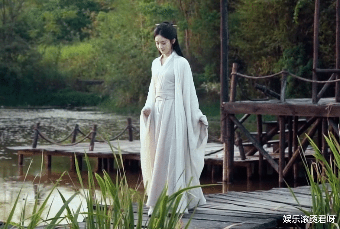 赵丽颖|《与凤行》路透:但凡赵丽颖颜值拉垮一点点,都怕架不住这些古装