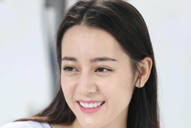 迪丽热巴|热巴生图状态曝光,现实鼻子很违和,网友:没有娜扎精致