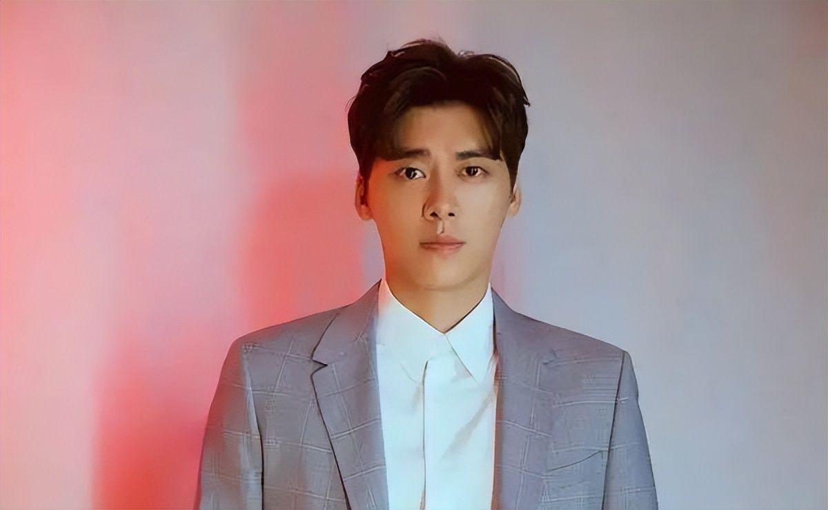 李易峰|李易峰缺席活动被传丑闻，本人直播亲自回应，粉丝们终于松了口气