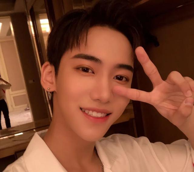 曾黎|又一爱豆塌房!约粉出轨自杀威胁,还嘴炮王一博?