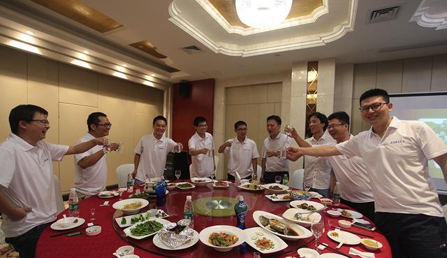 |判断一个领导是否值得追随，跟他吃顿饭就知道，好领导有3个特征