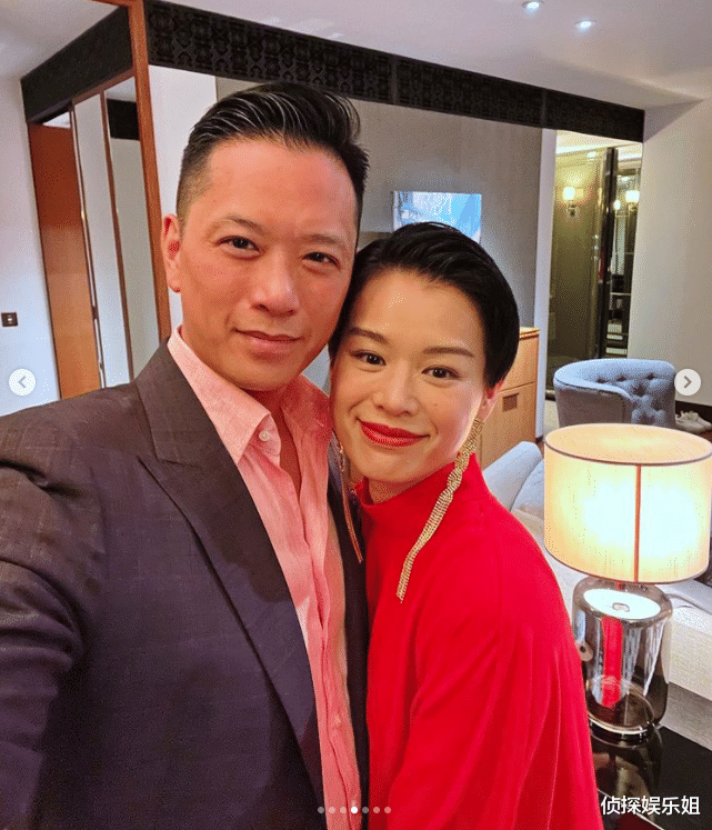 胡杏儿|胡杏儿与老公约会秀恩爱,夫妻贴头合影超甜,三娃辣妈法令纹抢镜