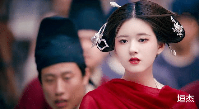 李沁|靠资源“砸”出来的10位演员,他们心虚吗?