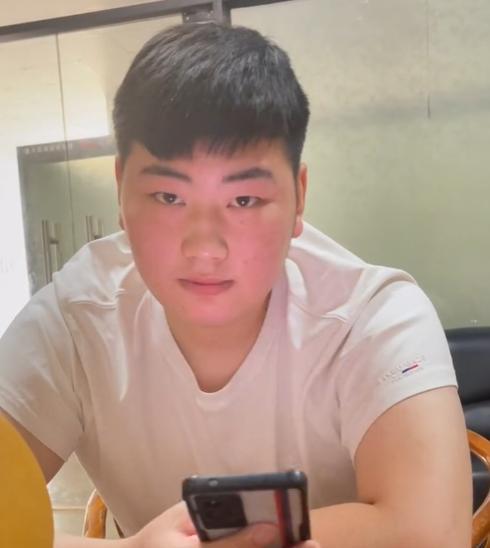 陈萌|2人婚期将至，朱小伟与陈萌感情逐渐升温，女方驱车去婆家找小伟