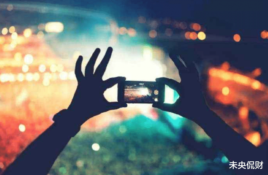 短視頻|短視頻APP給人們帶來了什么，8.7億人受影響，不少人陷入貸款危機