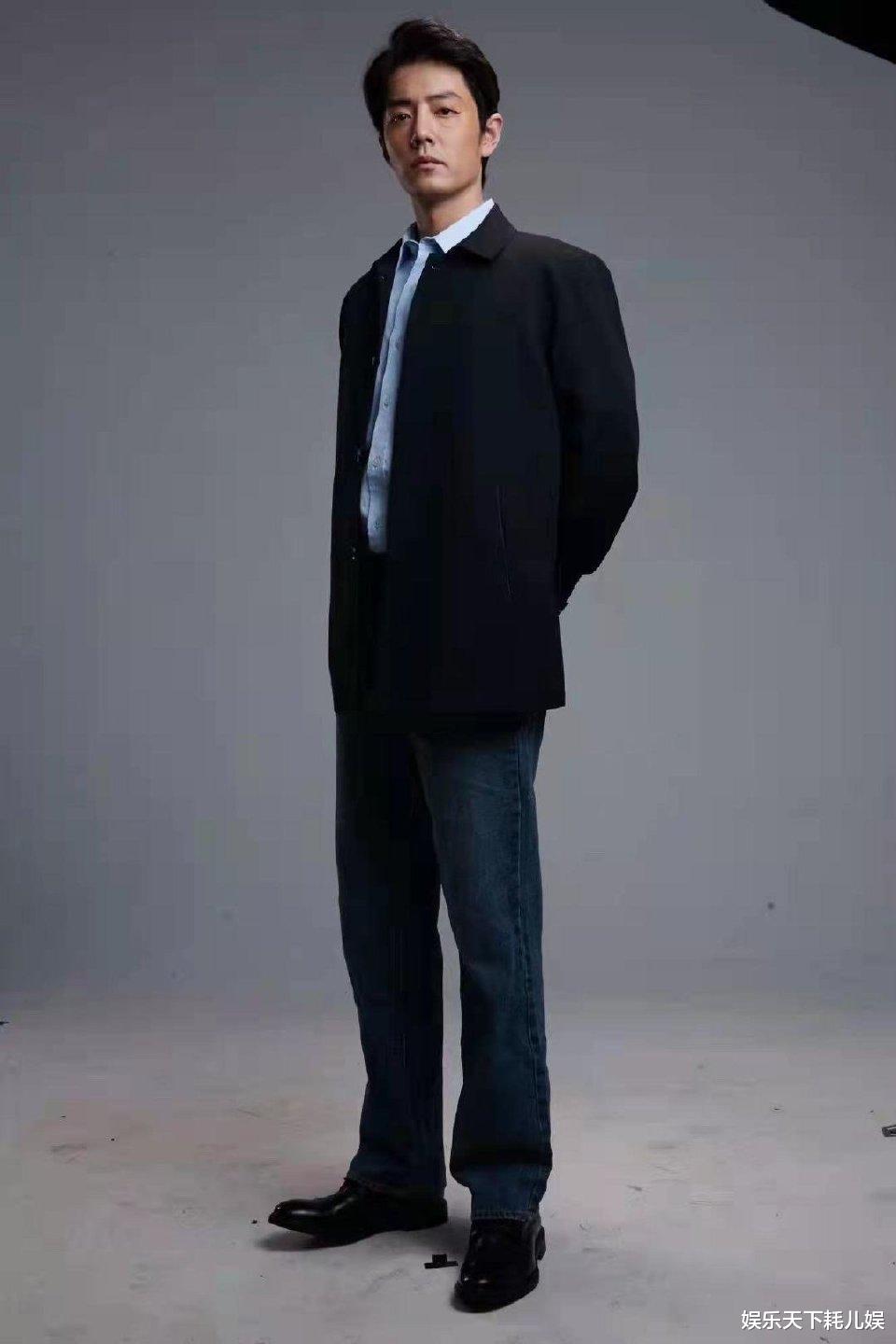 肖战|提前曝光！肖战《梦中的那片海》定妆照，6套造型被黑粉吐槽，反证很成功？