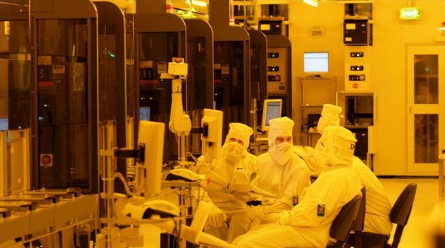 扛不住了!台积电想要关闭EUV光刻机,外媒:“麻烦”来了!