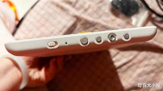 平板电脑|拥有8英寸大屏,体验这台国产电影本,分明是带遥控器的平板电脑