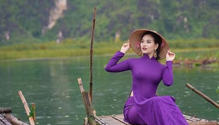 横店影视城|欧美老人大量涌入越南，聘请美女导游同游，旅游不是主要目的