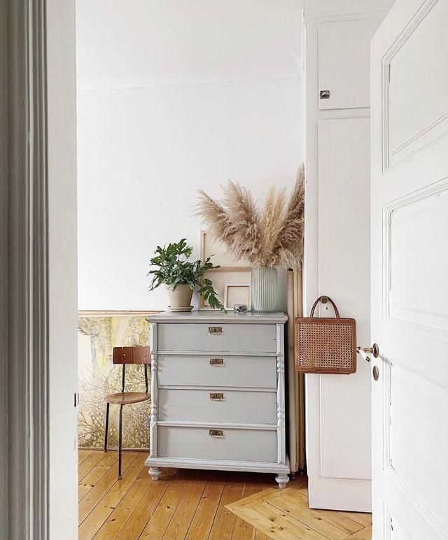 一间宁静住宅，白色+原木经典搭配，舒适雅致，熟悉又亲近