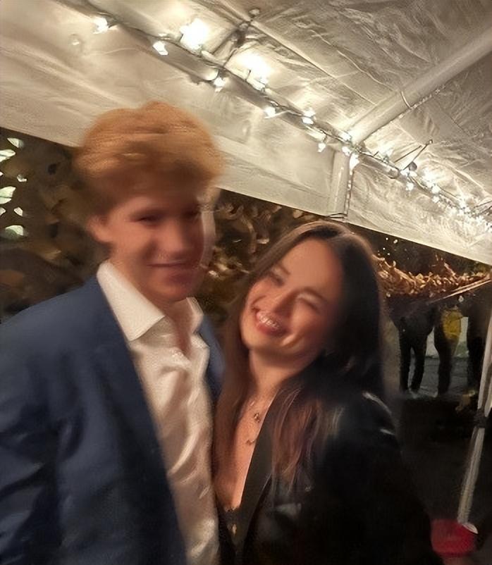 邓文迪|邓文迪21岁女儿：深得父亲默多克宠爱，身家160亿，男友家世显赫