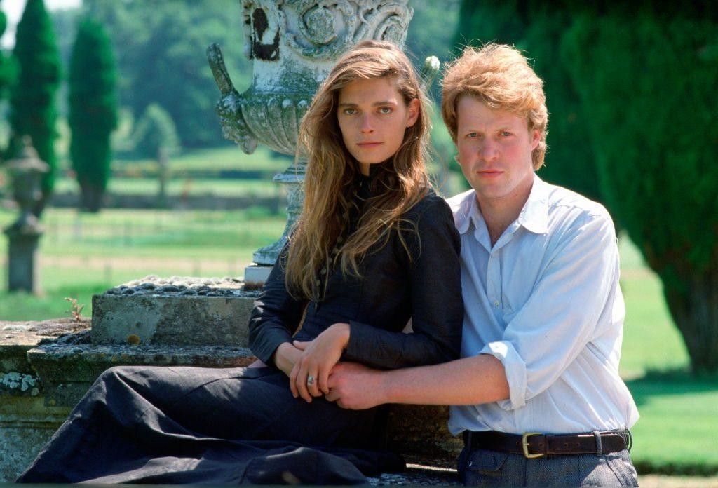 斯宾塞|戴安娜娘家人的奇葩事：弟弟离婚上瘾，90后漂亮侄女嫁大32岁老头