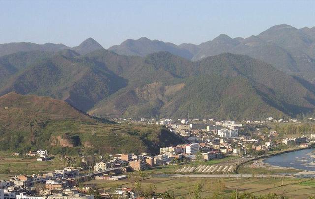 新疆维吾尔自治区|中国“神奇”乡镇：6.5万平方公里土地，为何只住了67人？