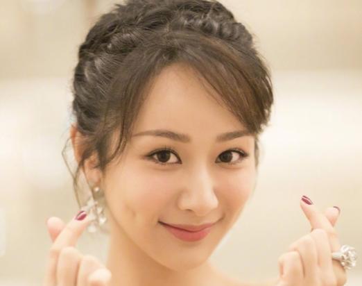 迪丽热巴|迪丽热巴、杨紫竞争S+级剧《错撩》,这下又有好戏看了