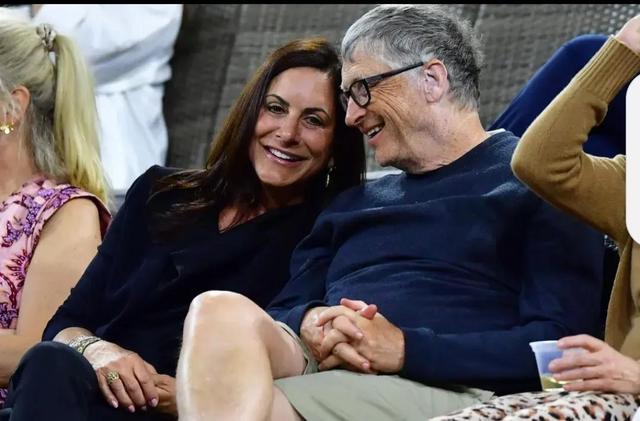 比尔·盖茨|比尔盖茨新女友曝光，是甲骨文前联合CEO的遗孀，前妻也有了男友
