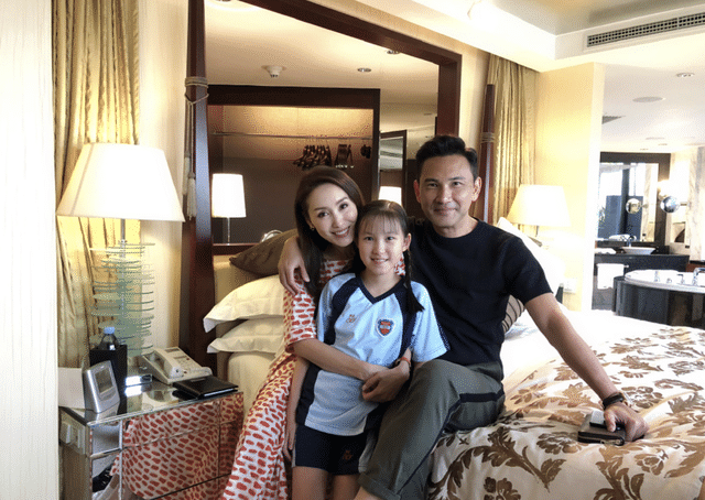 郭可盈|郭可盈林文龙为12岁女儿庆生,豪办户外派对,母女花式比心似姐妹