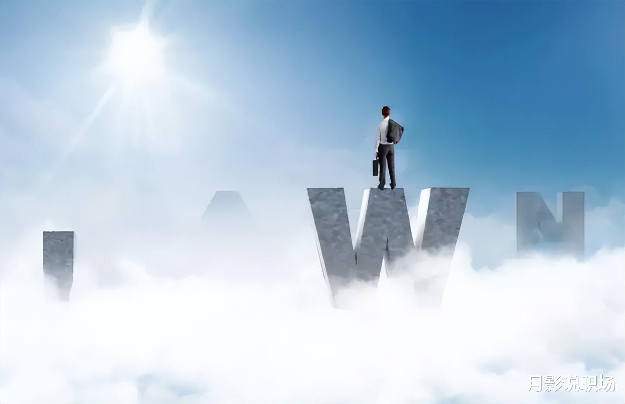 女装|由近千万粉丝的女装店铺倒闭，谈如何披荆斩棘求生存，4点需谨记