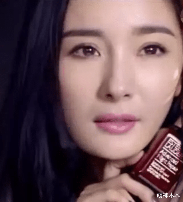 邢菲|又有明星被后期坑了！邢菲新剧上演“黑眼圈消失术”，脸瞬间变肿