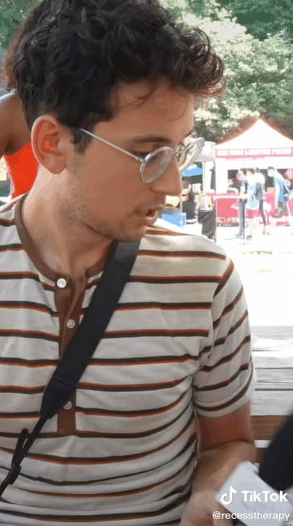 7岁小孩爆火,成TikTok新晋顶流!网友:他是我见过最爱玉米的人