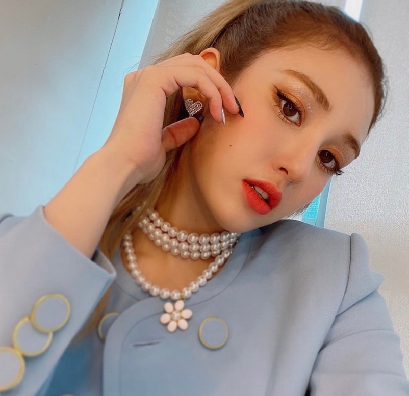 苹果 韩星眼妆重点色彩归纳,隔着口罩也能电人,眼影这么买就对了。