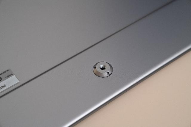 色域高更轻薄 华硕ZenScreen OLED MQ16AH便携显示器测评