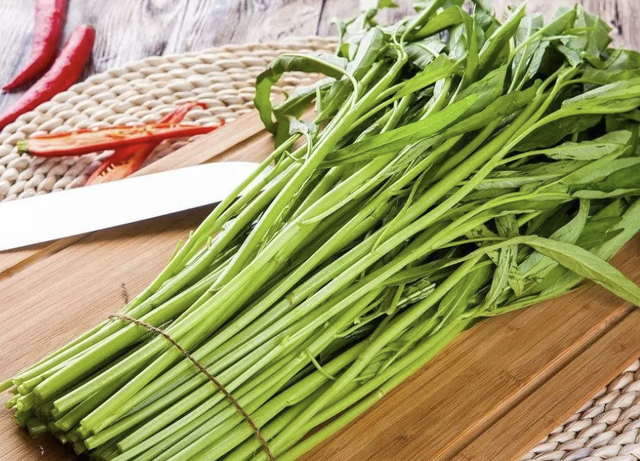 牛奶|高血脂不能吃豆腐？医生：8种降脂食物常吃，血脂或“偷偷”下降