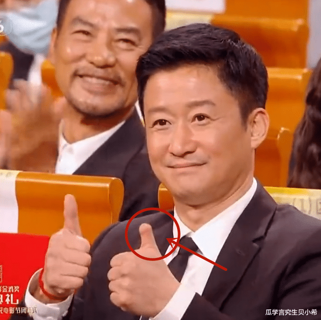 吴京|吴京身上2个疑点:拇指断了一节,“战狼”代言国产手机却用苹果,该骂吗