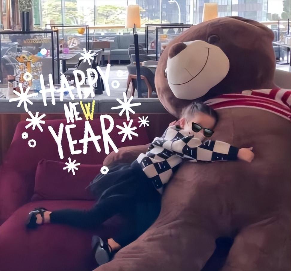 谢贤|谢霆锋全家新年聚会,86岁谢贤老得太快,场面温馨又幸福