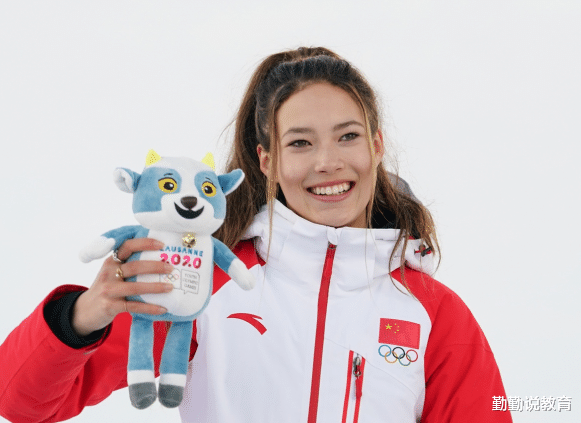 王濛|王濛靠解说“一夜爆红”，网友看到真实学历后，直言难怪这么优秀