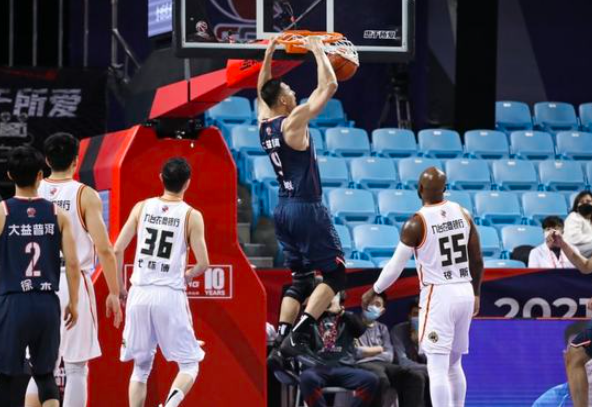 廣東男籃|再戰(zhàn)廣廈，殘陣廣東恐將兇多吉少，杜鋒臨時變陣，強(qiáng)援將火線馳援