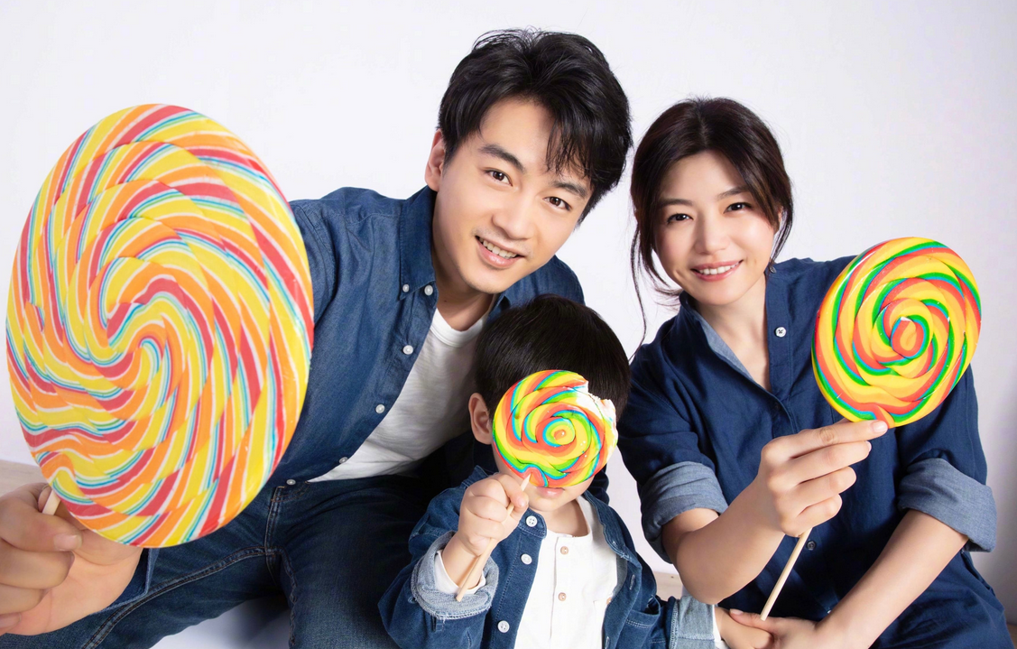 宋佳|陈晓到剧组探班老婆！陈妍希在酒店门口撒娇，被男方一把搂在怀里