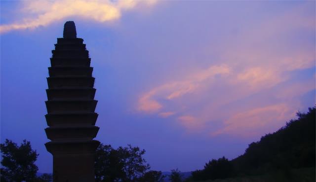 英仙座流星雨|河南有一尼僧佛寺，峰峦叠嶂，宝塔点缀，还是一处文保单位！