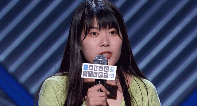 杨笠|杨笠“笨猪梗”翻车，尬到连她自己都笑场，如此失败表演竟晋级了