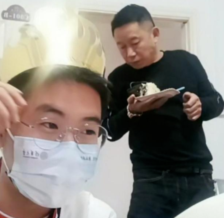 普通话|孙卓为18岁生日发言，网友纷纷送上祝福，买家大姐却“放狠话”