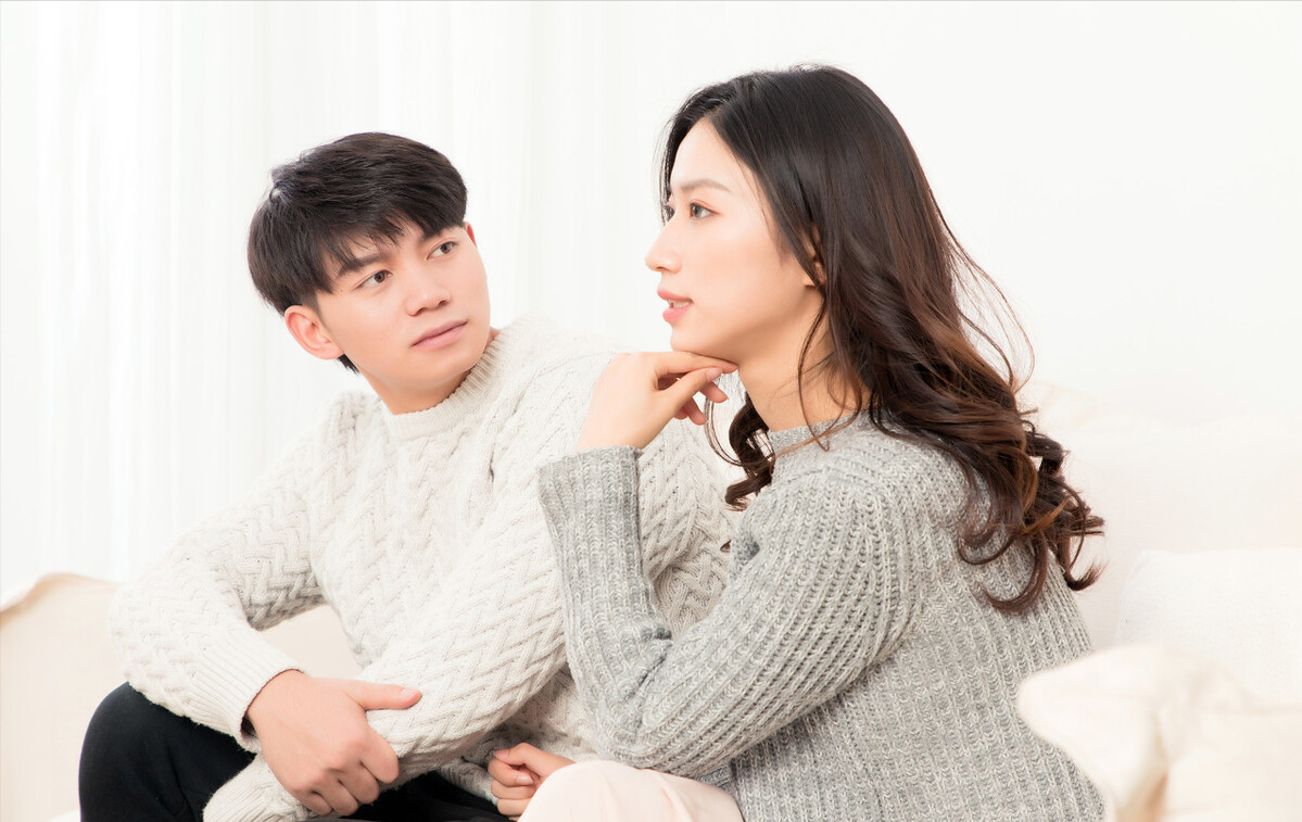 母亲将48万交给儿子保管,钱被用完以后,母亲还向女儿索要40万