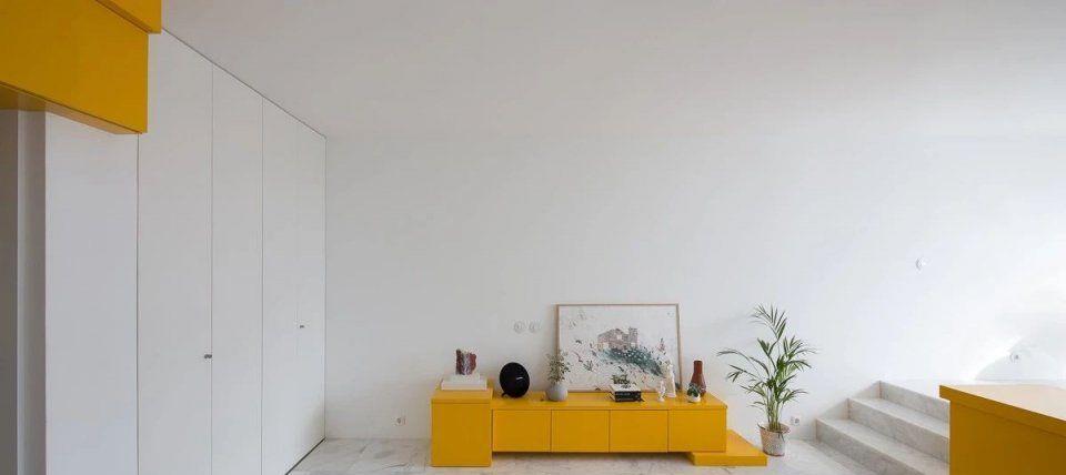 外国友人的直门独公寓，阳台砌成地台休闲卧房，国人看了都羡慕