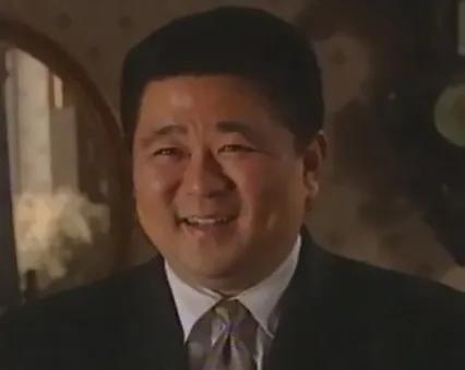 梁冠华|梁冠华：靠“狄仁杰”走红，因太胖而自卑，却又娶了人艺女神为妻