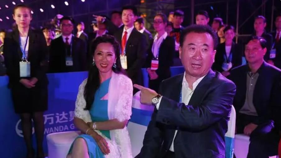 王健林|王健林的妻子，曾拿出2000亿救万达，1亿救王思聪，实力真强
