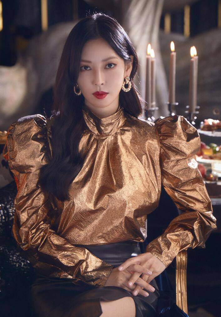 宋雨琦|宋慧乔时装周刘海造型太显老，同场的程潇跟宋雨琦也穿得好奇怪